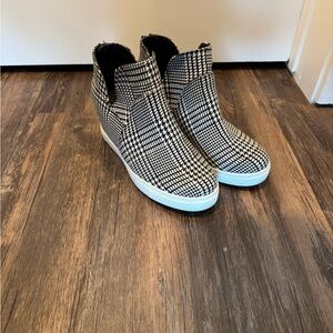 Black and White Houndstooth Ankle Boots